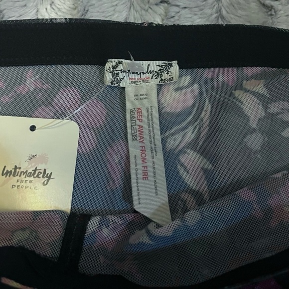 INTIMATELY Free People Allie Mesh Biker Short Size Small - Picture 5 of 5